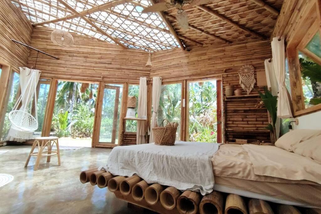The Bamboo Houses - Tropical Garden & Empty Beach General Luna  Luaran gambar