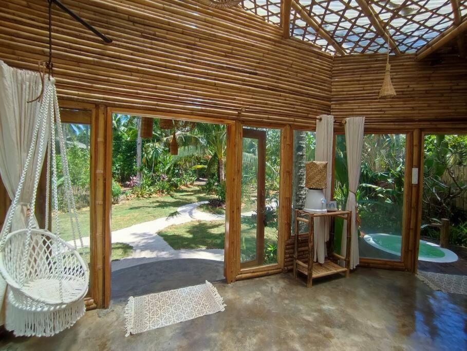The Bamboo Houses - Tropical Garden & Empty Beach General Luna  Luaran gambar