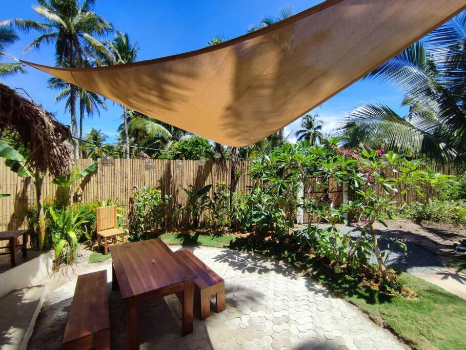 The Bamboo Houses - Tropical Garden & Empty Beach General Luna  Luaran gambar