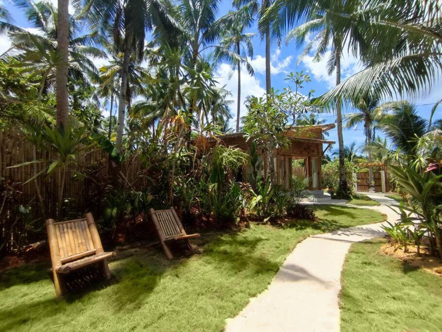 The Bamboo Houses - Tropical Garden & Empty Beach General Luna  Luaran gambar
