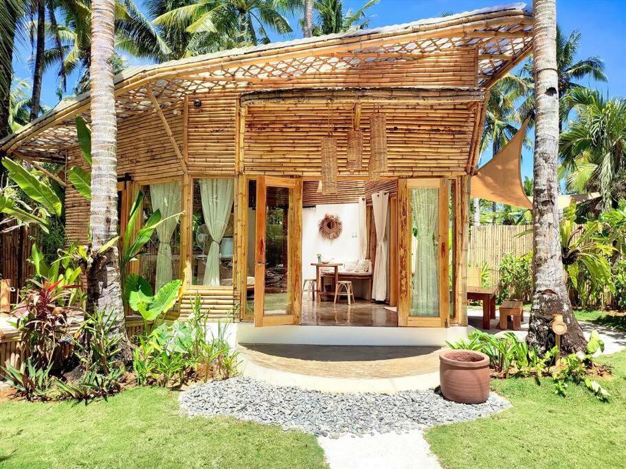 The Bamboo Houses - Tropical Garden & Empty Beach General Luna  Luaran gambar
