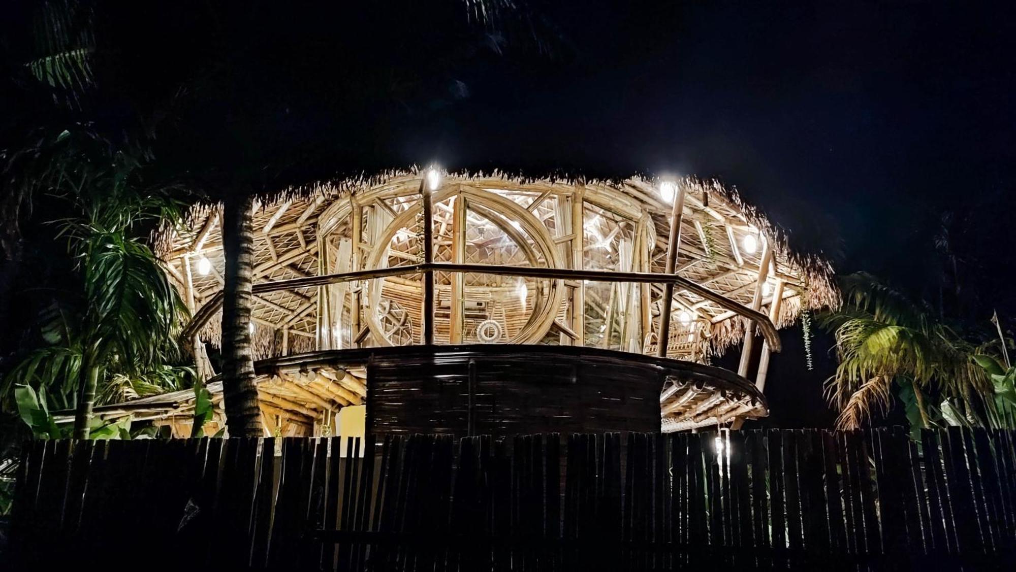 The Bamboo Houses - Tropical Garden & Empty Beach General Luna  Luaran gambar