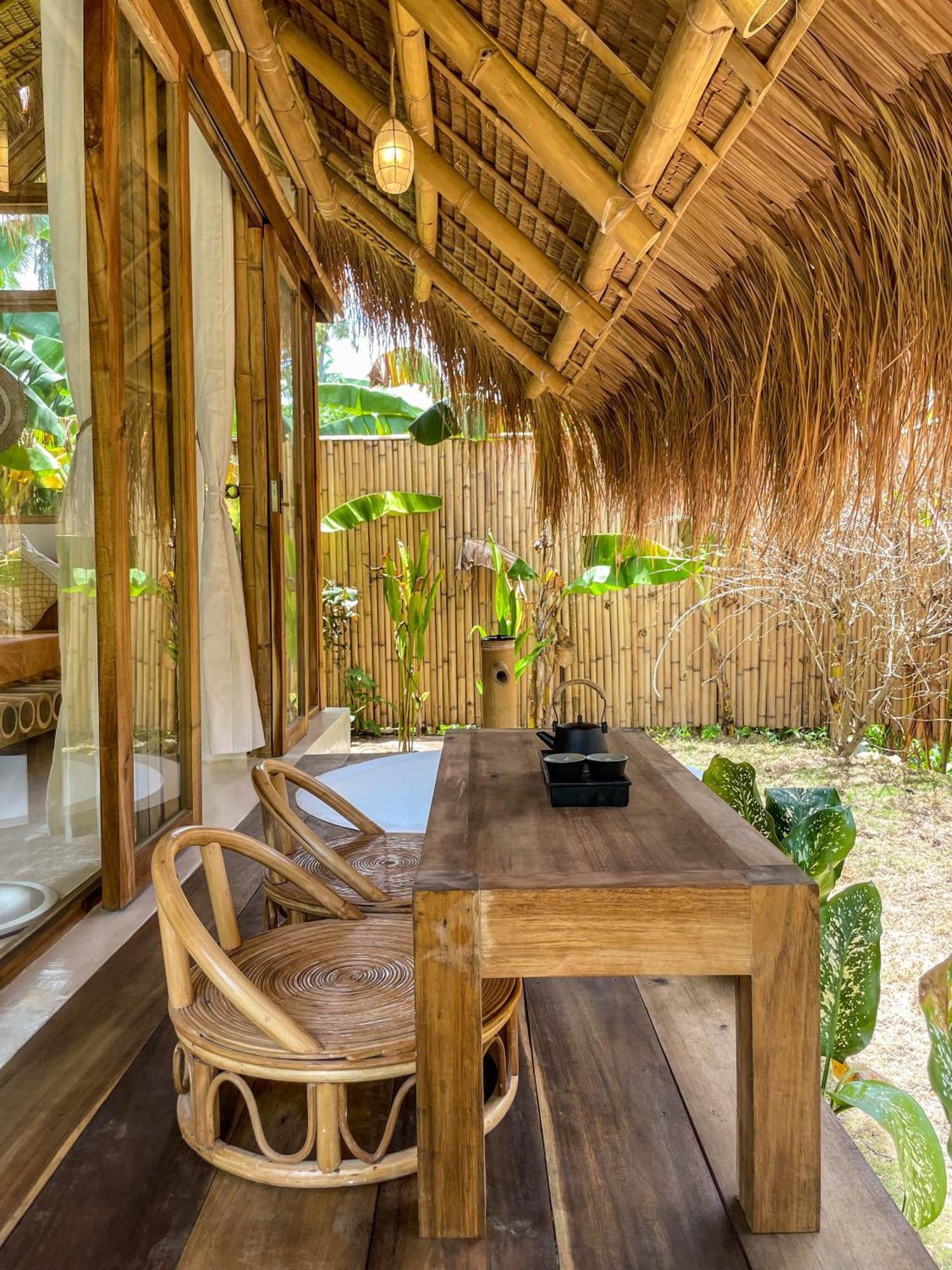 The Bamboo Houses - Tropical Garden & Empty Beach General Luna  Luaran gambar