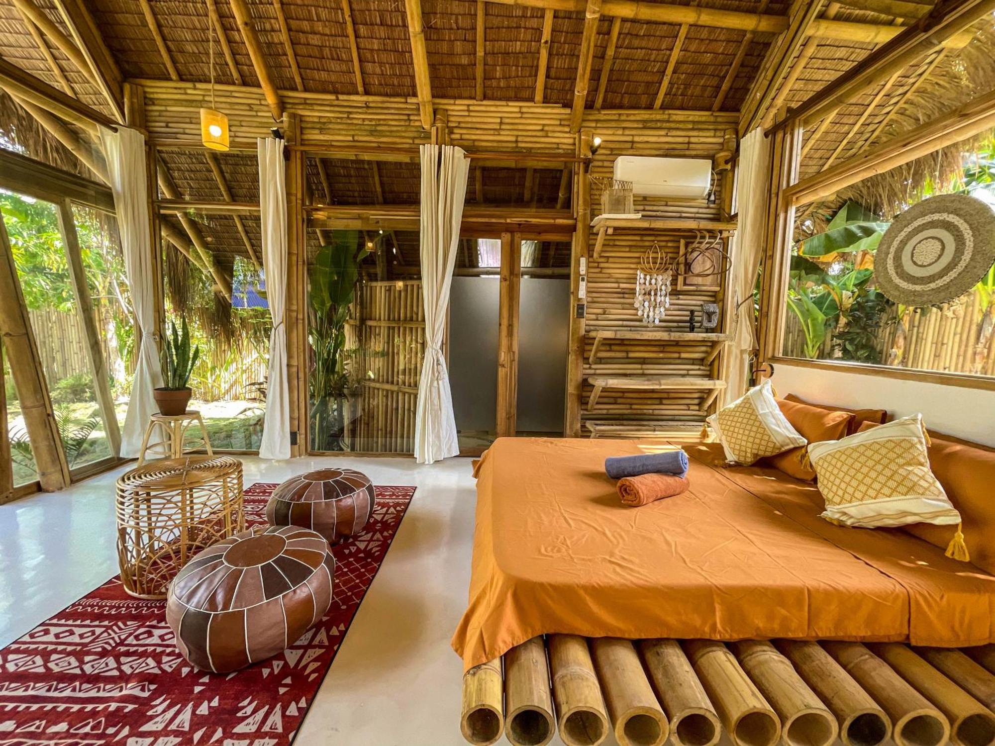The Bamboo Houses - Tropical Garden & Empty Beach General Luna  Luaran gambar