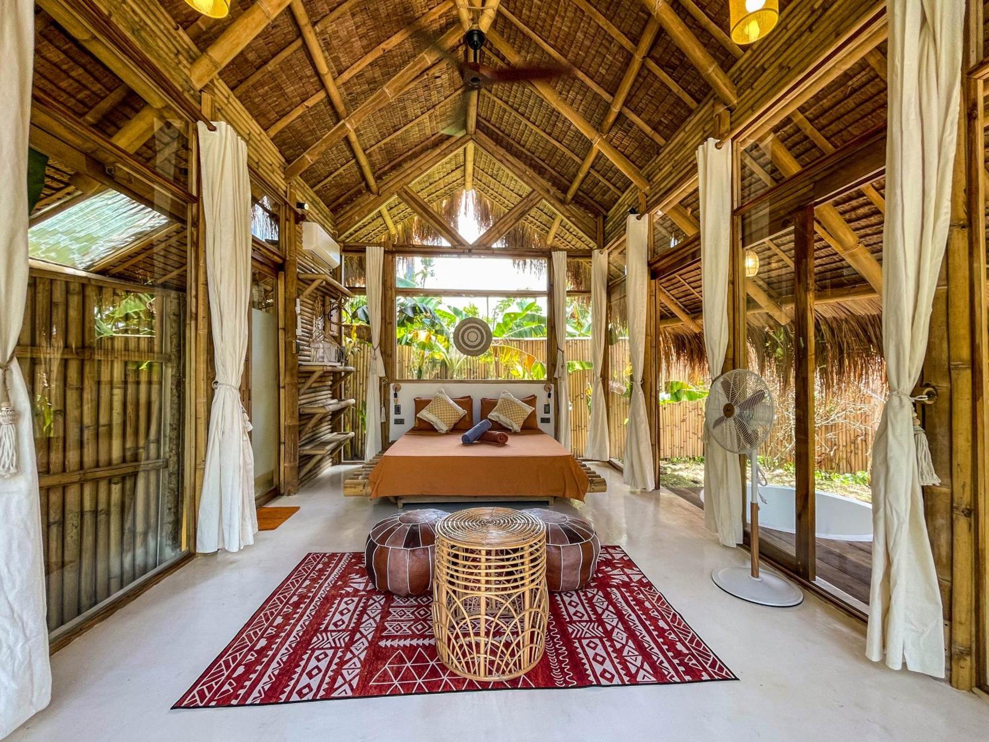 The Bamboo Houses - Tropical Garden & Empty Beach General Luna  Luaran gambar