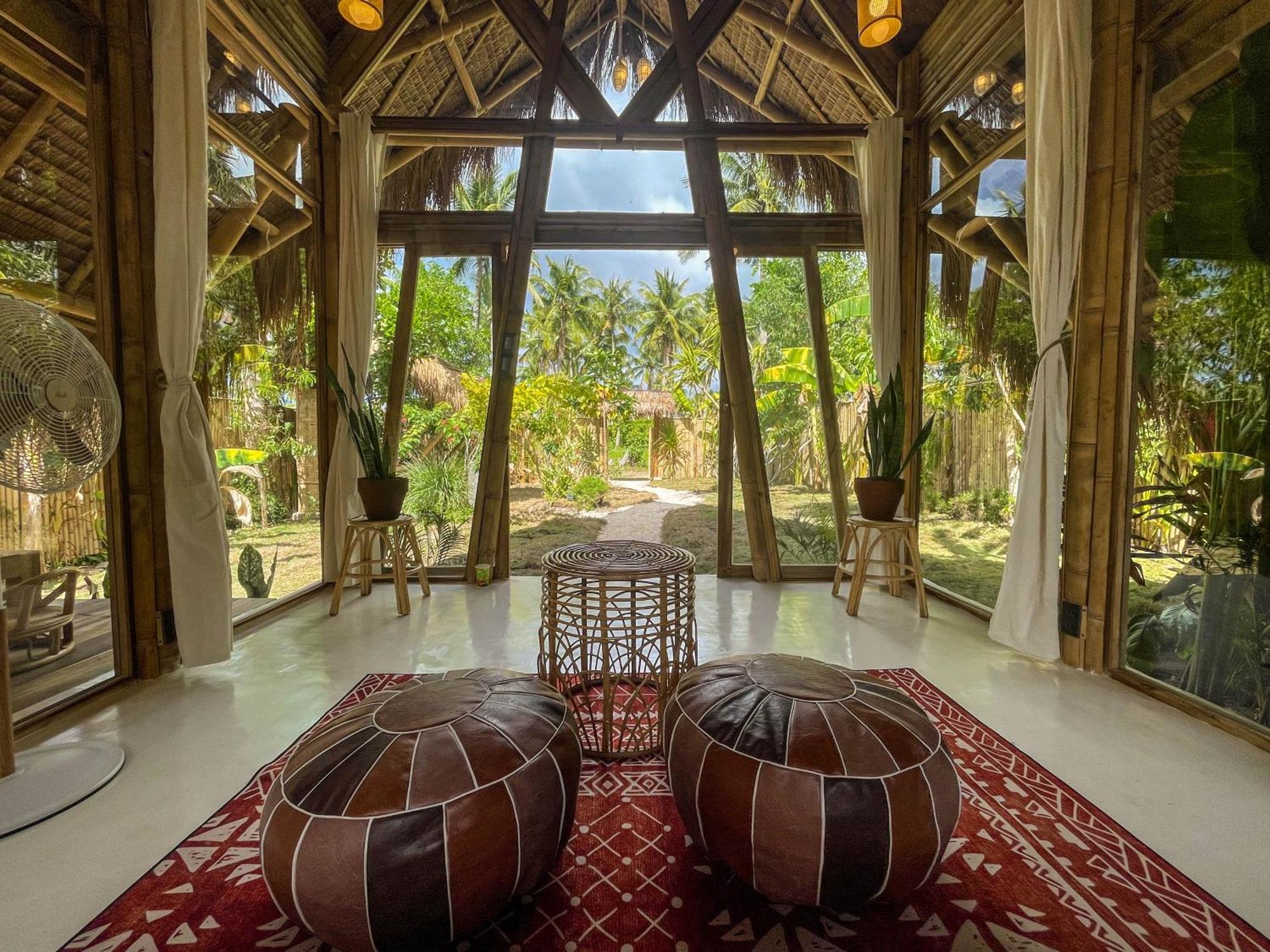 The Bamboo Houses - Tropical Garden & Empty Beach General Luna  Luaran gambar