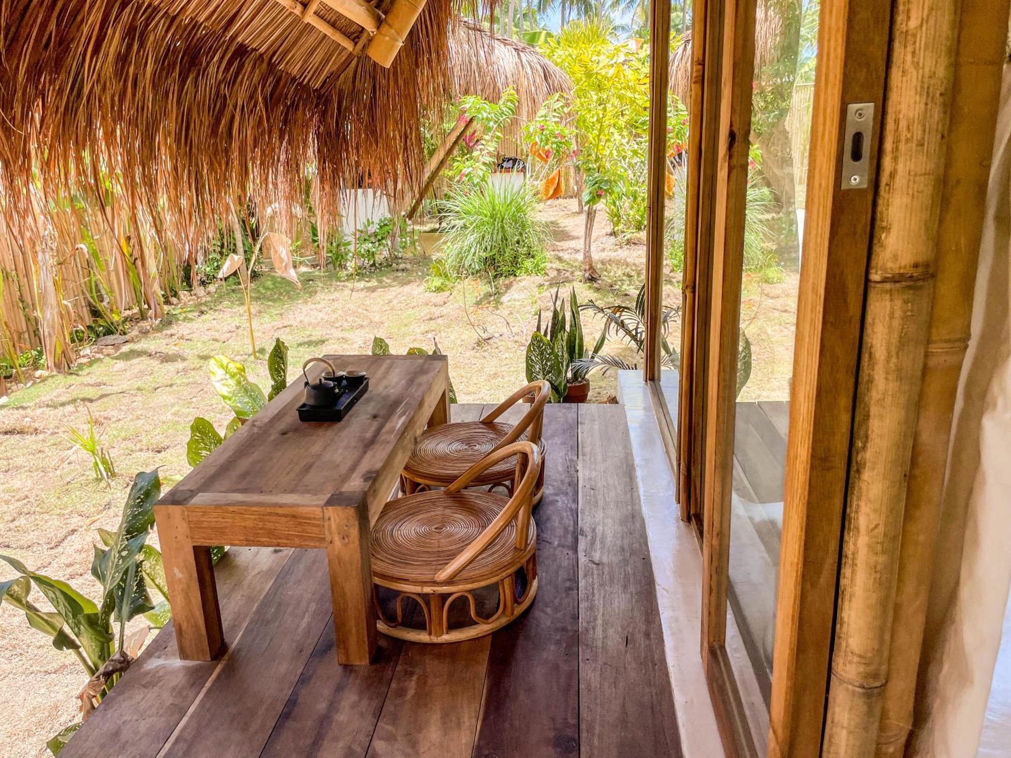 The Bamboo Houses - Tropical Garden & Empty Beach General Luna  Luaran gambar