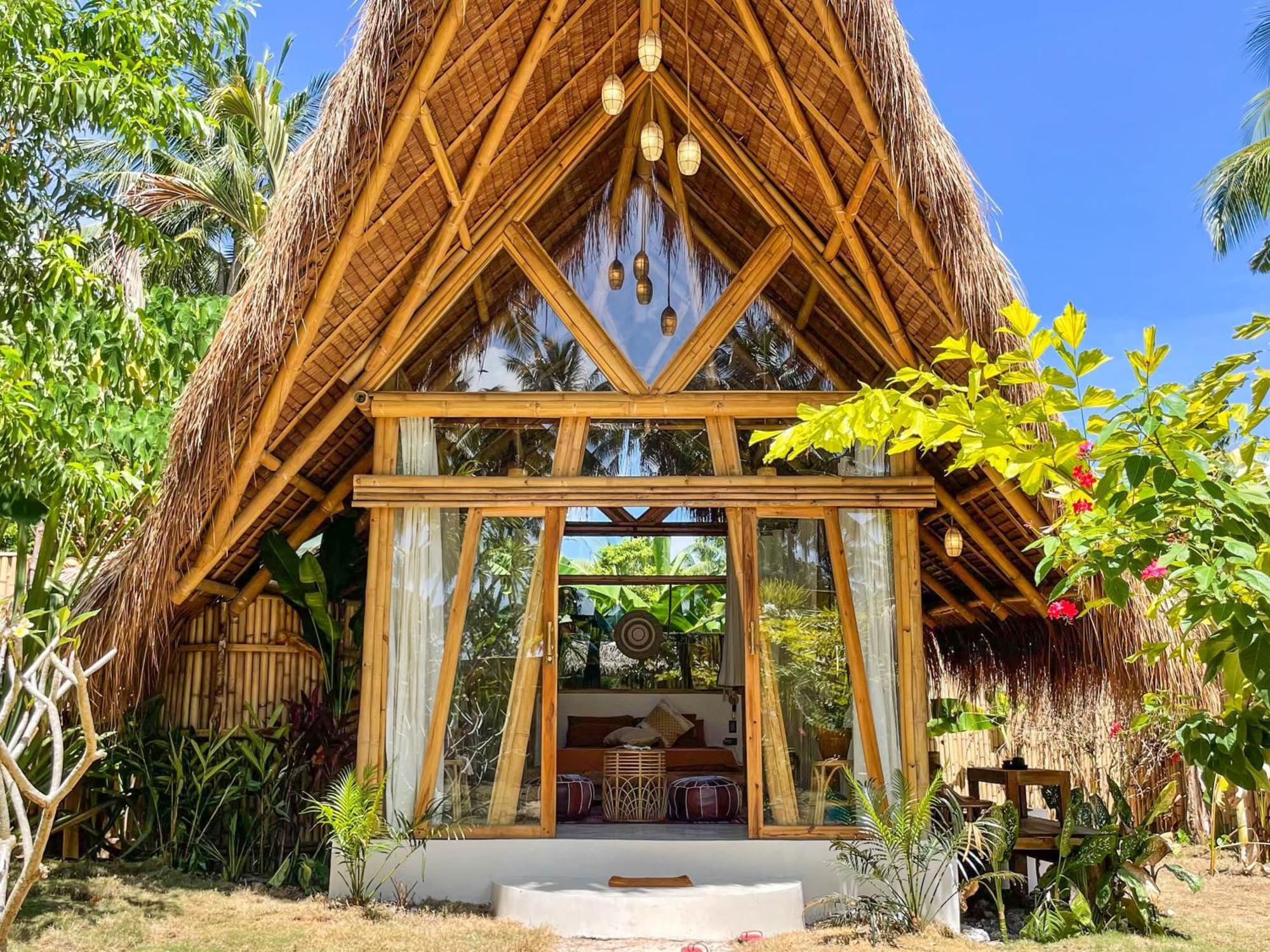 The Bamboo Houses - Tropical Garden & Empty Beach General Luna  Luaran gambar