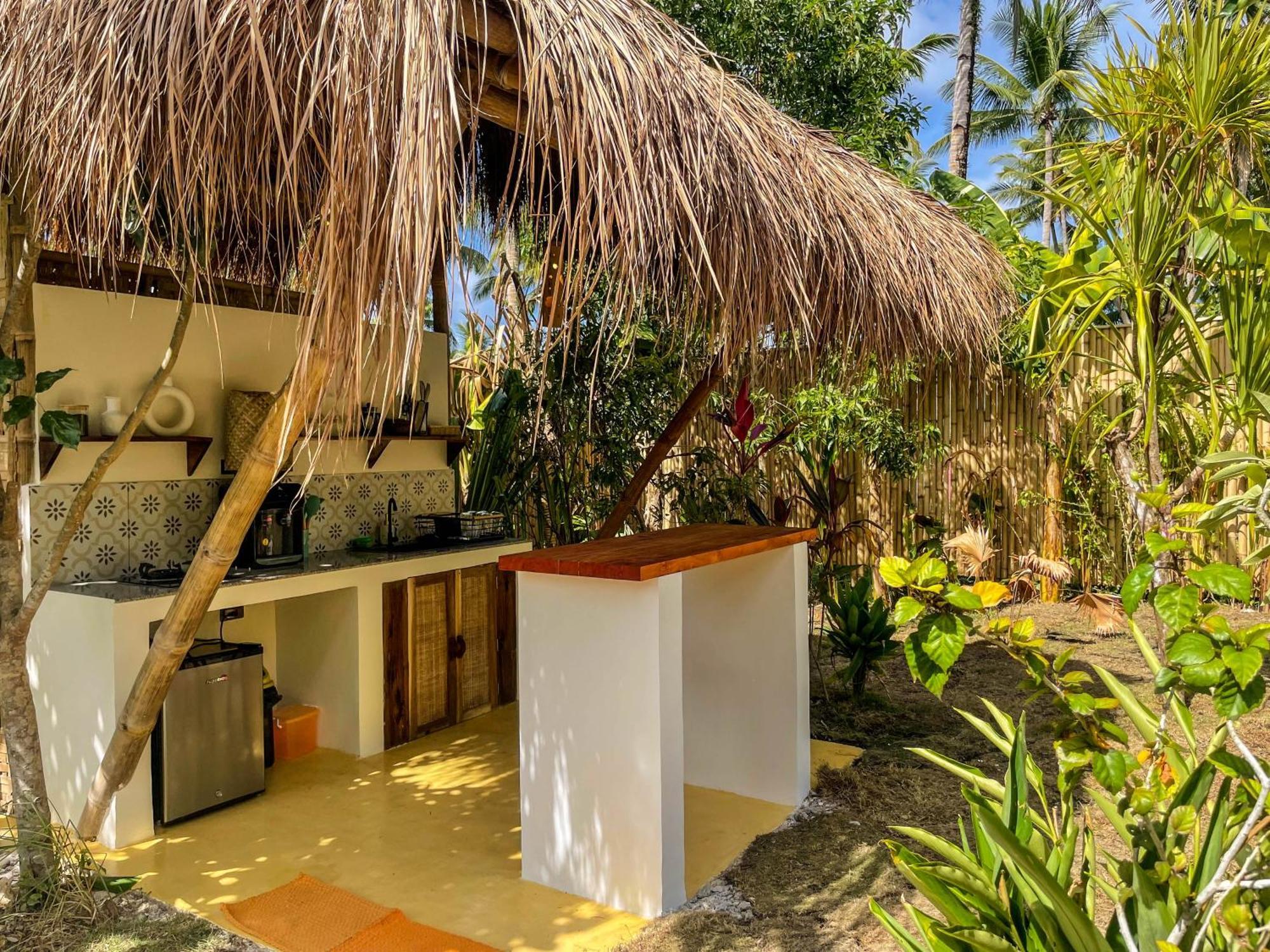 The Bamboo Houses - Tropical Garden & Empty Beach General Luna  Luaran gambar